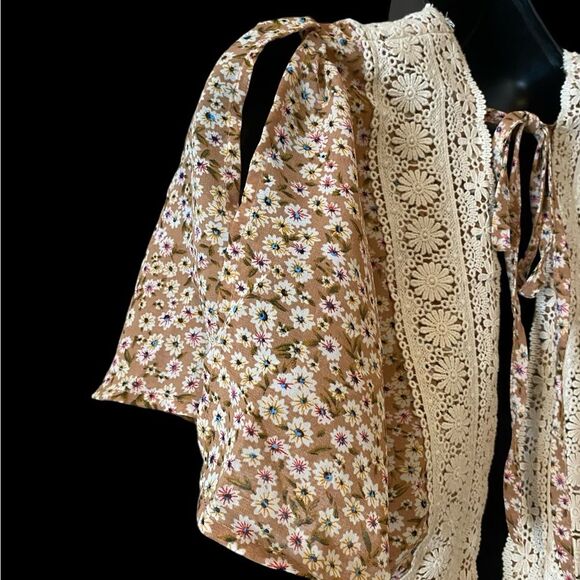 Free People Hayden boho crochet lace deep-V tie back crop top NWT size L - Picture 4 of 13